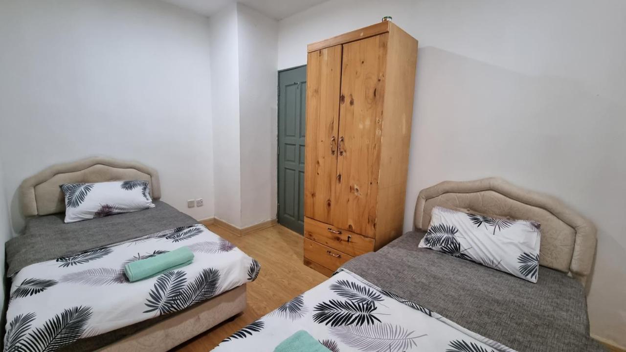 Kenyalang Emerald Riverine Resort Homestay 古晋 外观 照片