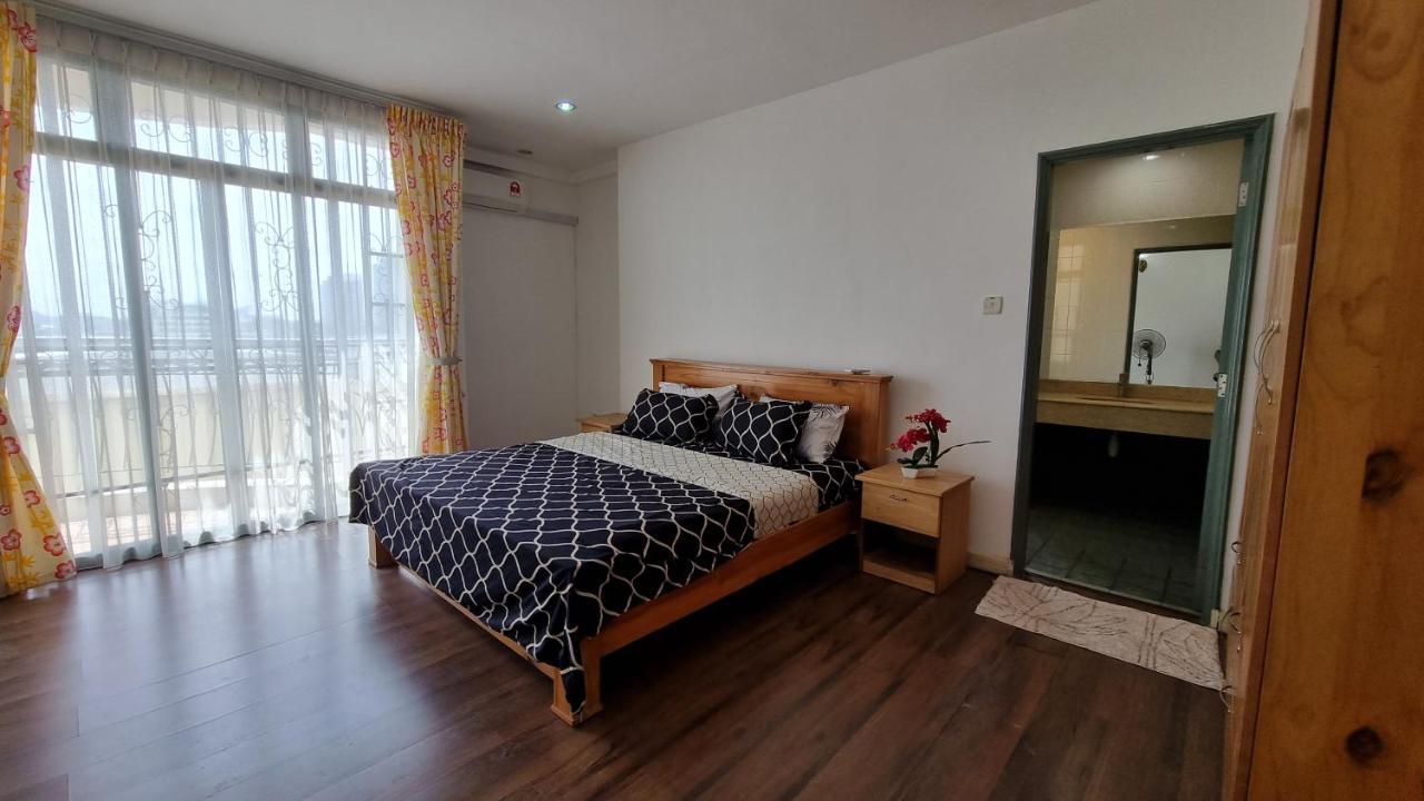 Kenyalang Emerald Riverine Resort Homestay 古晋 外观 照片