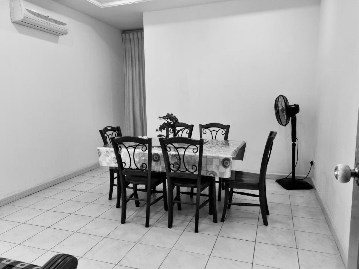 Kenyalang Emerald Riverine Resort Homestay 古晋 外观 照片